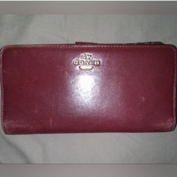 Coach Continental Vintage Zipper Wallet
