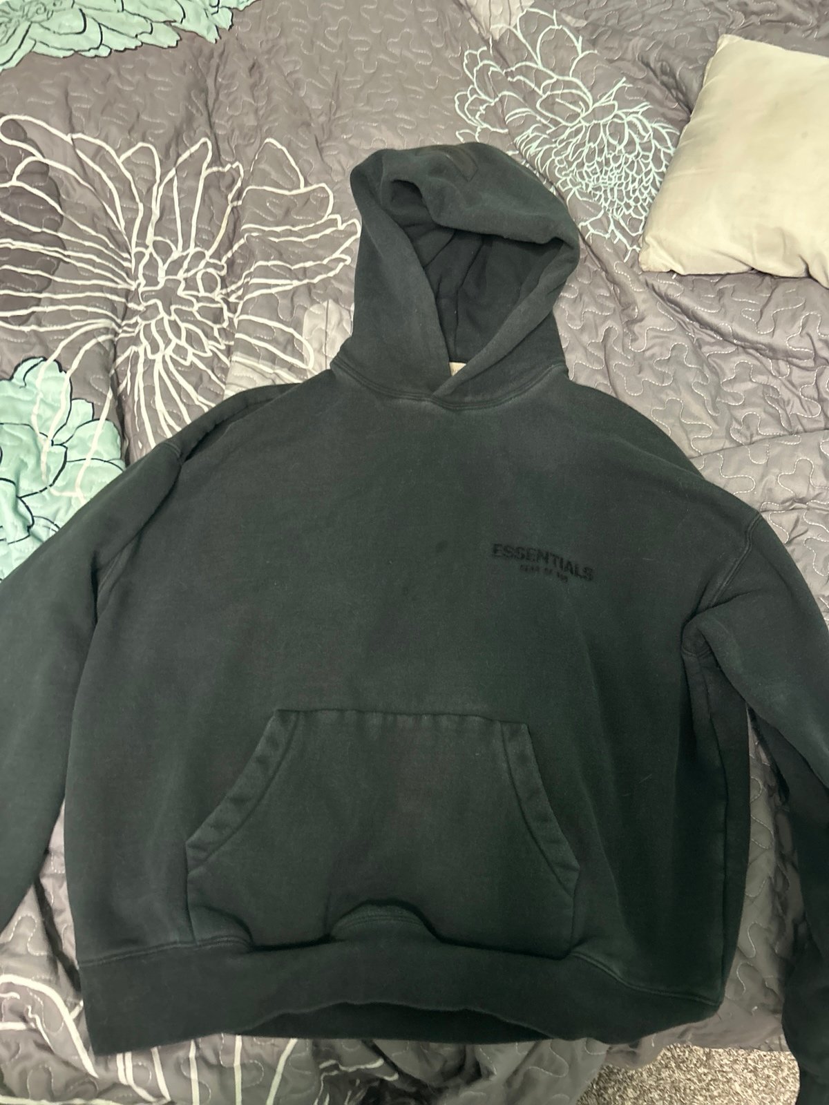 Nice comfortable essentials hoodie and good condition
