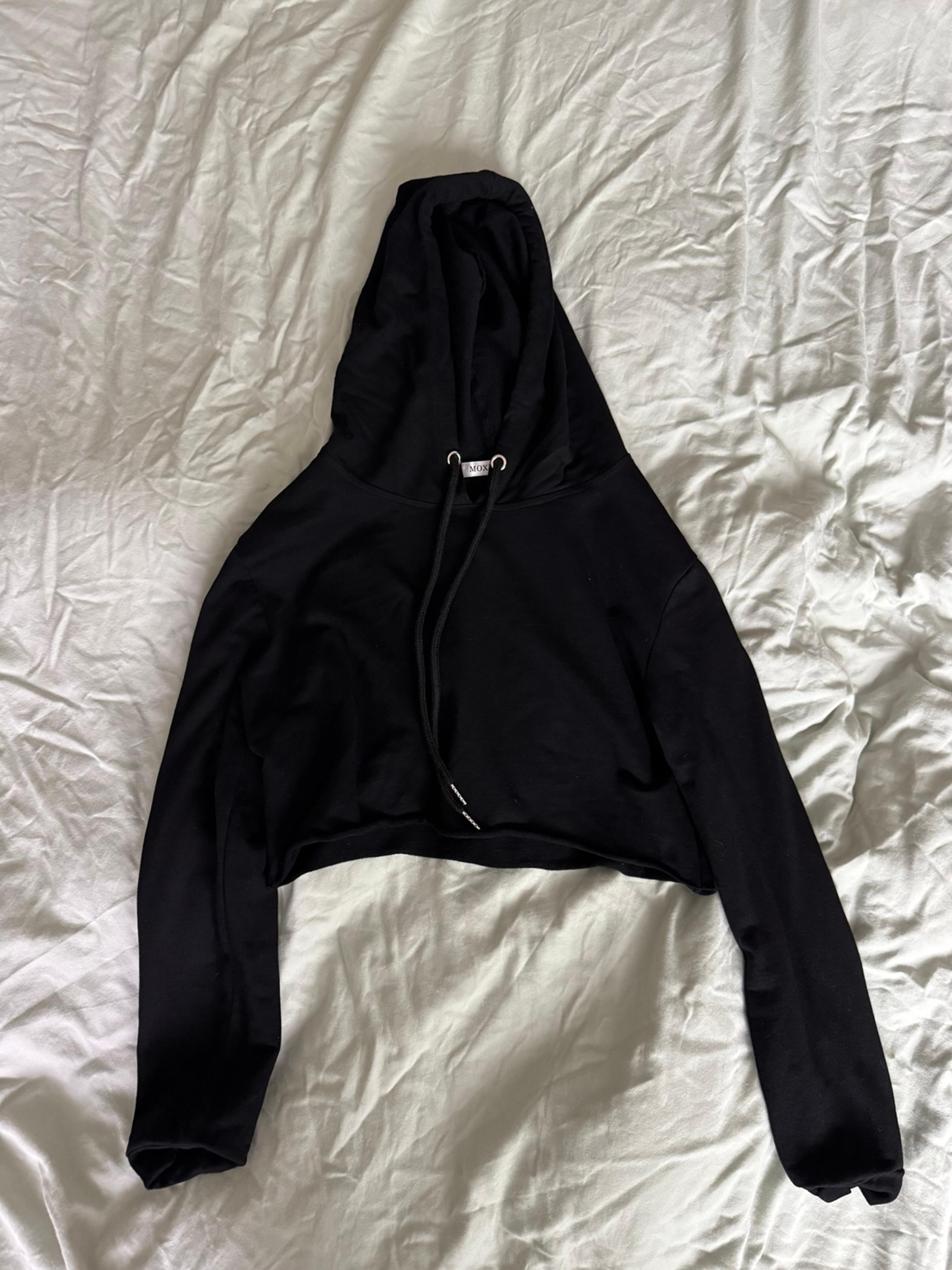 black cropped hoodie size small