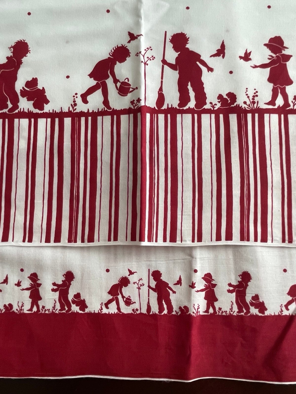 Sweet Silhouettes Red Children Birds Scotty Garden 3 Yard Daisy Kingdom Fabric