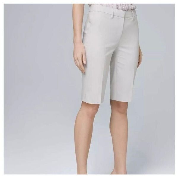 NWT WHITE HOUSE BLACK MARKET BERMUDA Shorts Size 14 Hits above knee Belt loops