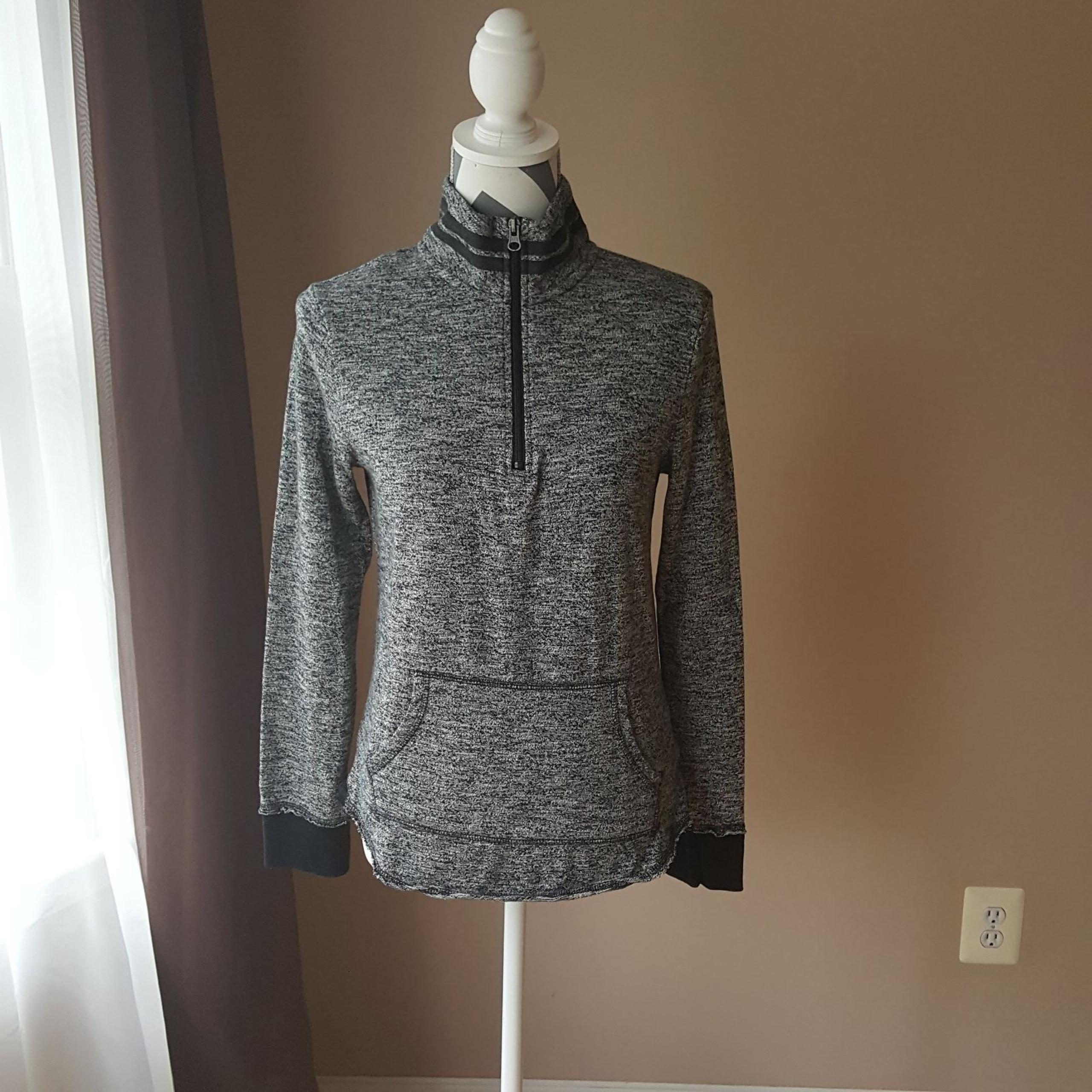 Quarter Zip Pullover