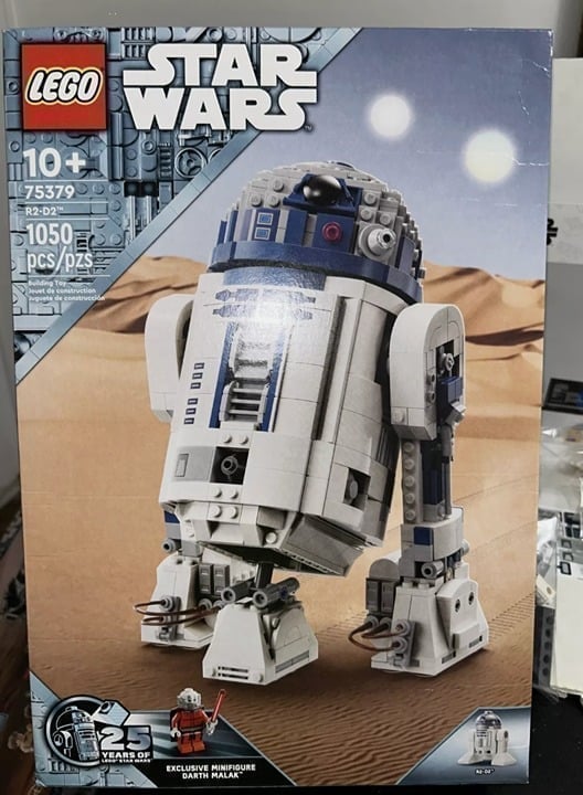 LEGO Star Wars R2-D2 Building Toy Set 75379 NEW