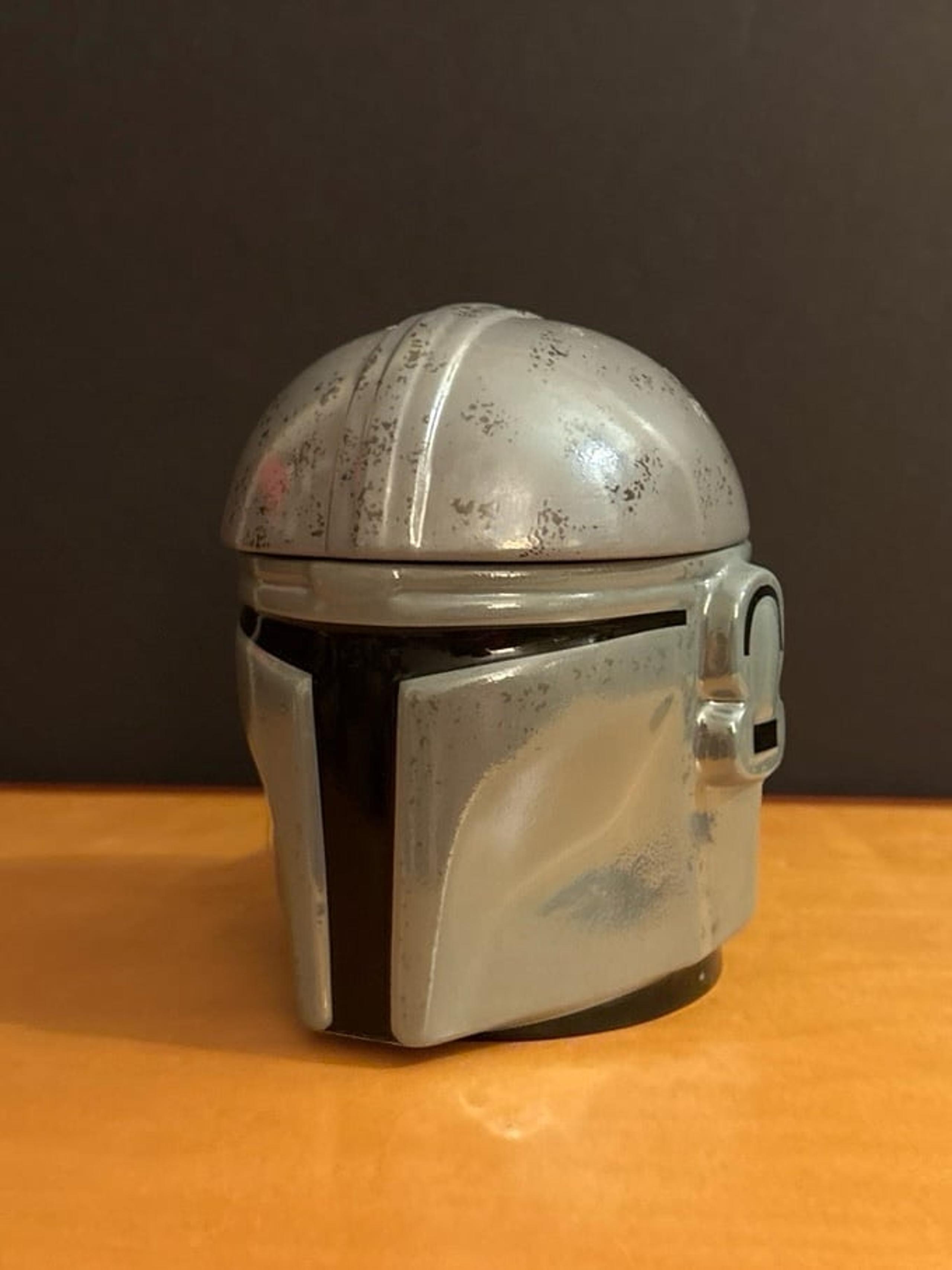 NWOT Disney Star Wars The Mandalorian Helmet & Lid Ceramic Coffee Mug Cup