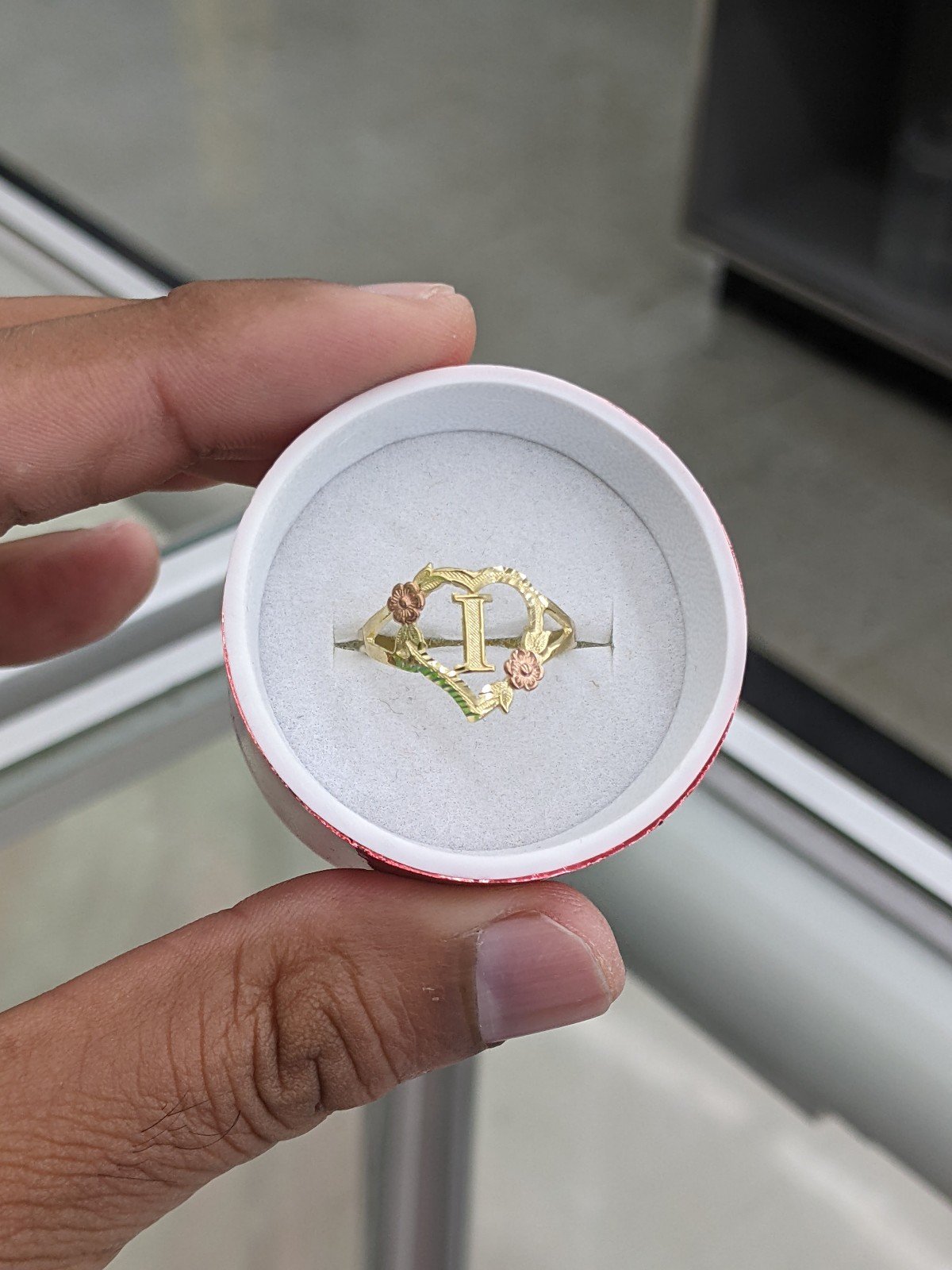 10kt real gold heart Initial I Ring