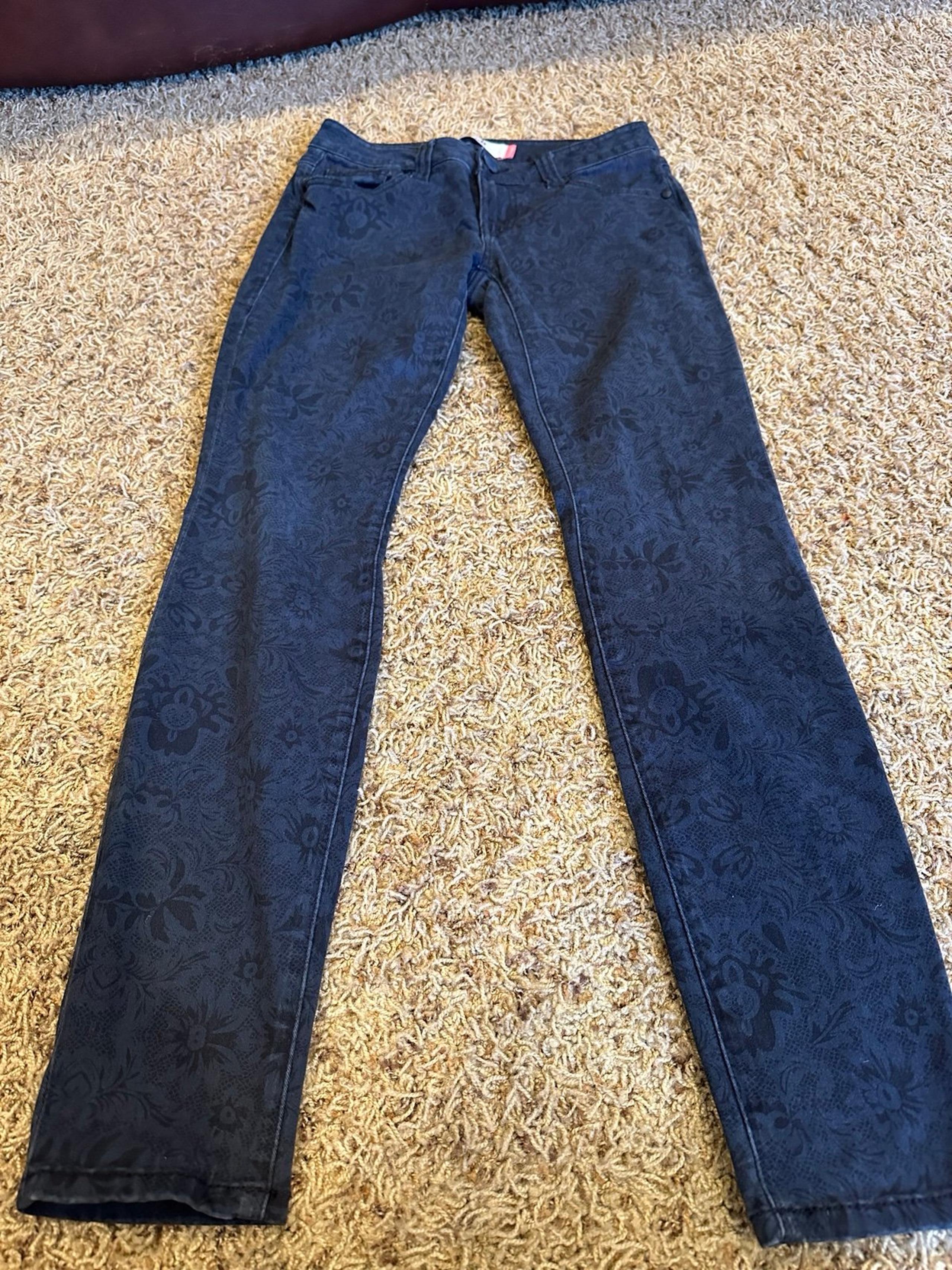 Women’s size 2 skinny fit print denim jeans - CAbi