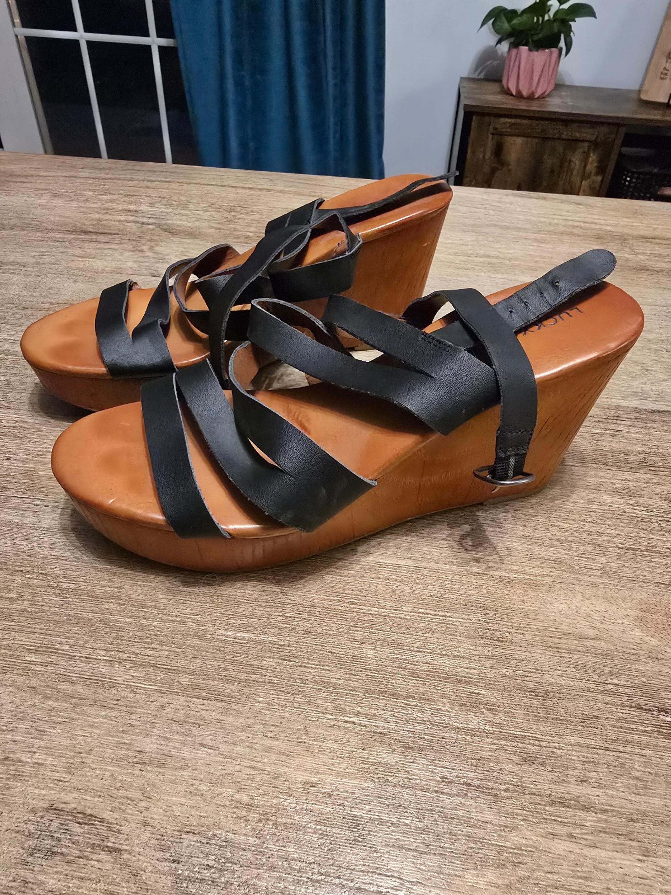 Lucky Brand wedge sandal size 9