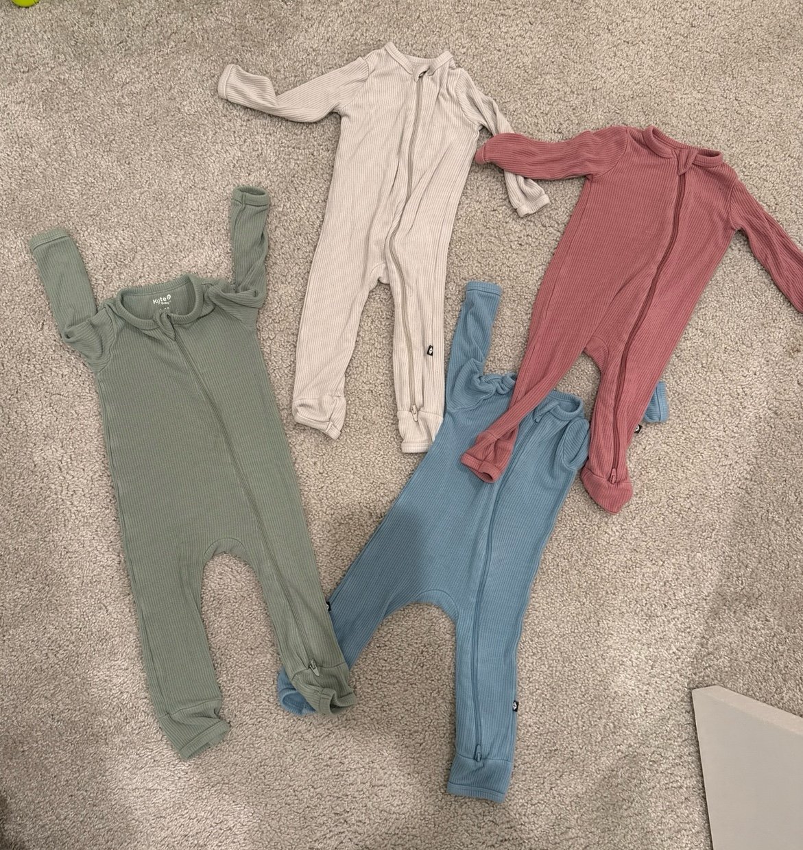 4 piece kyte baby 6-12 month ribbed zipper romper bundle
