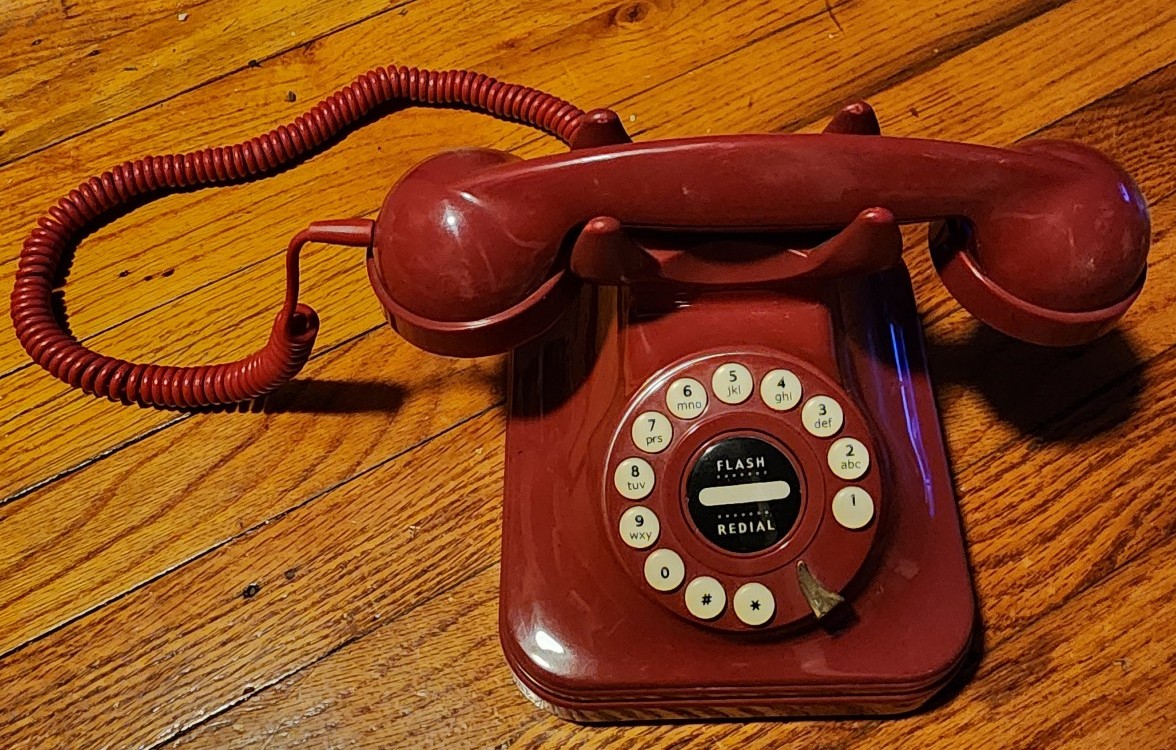 GRAND PHONE Vintage Flash Redial Telephone