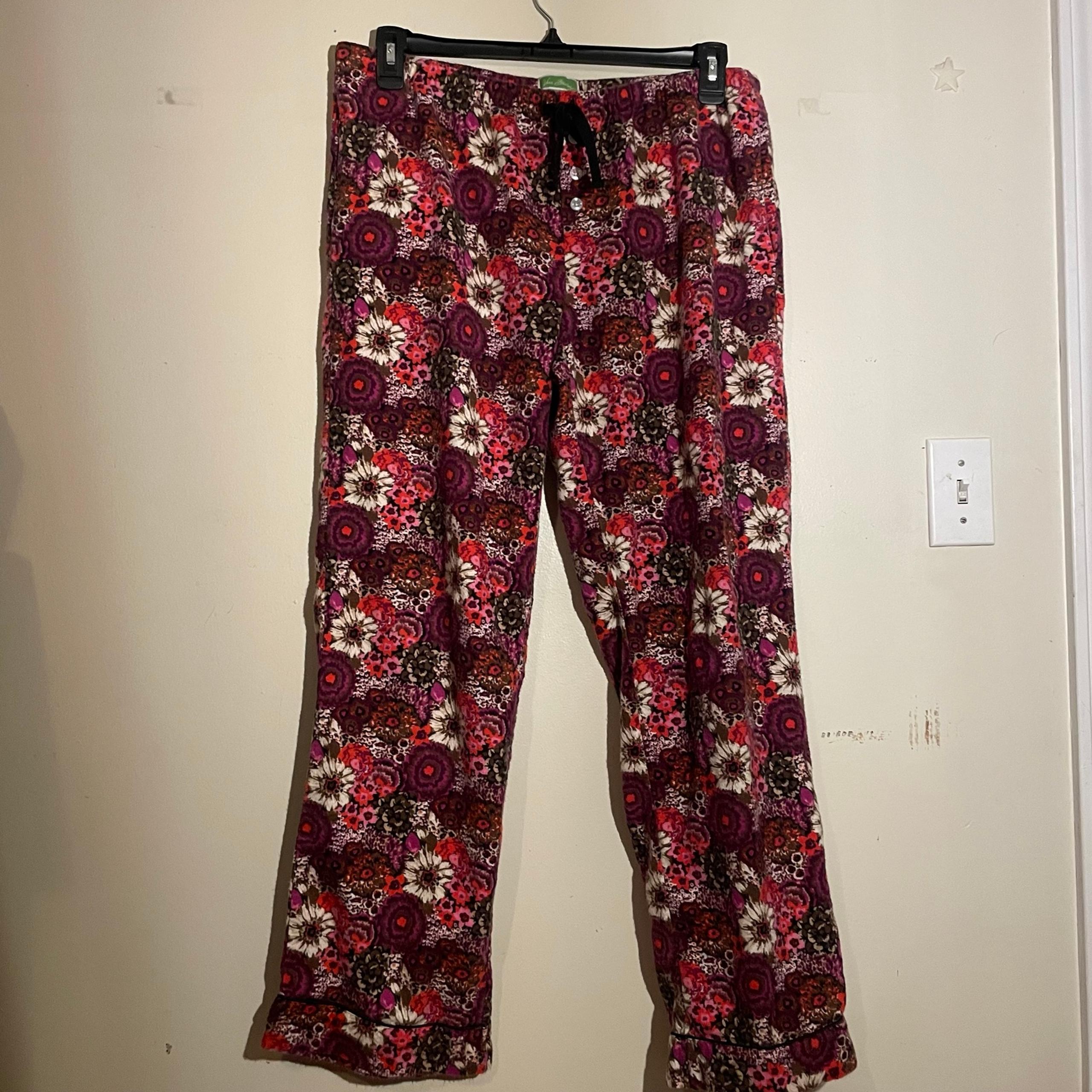 Vera Bradley pajama pants size Large pink/purple/white/ brown  
Inseam 29 1/2”