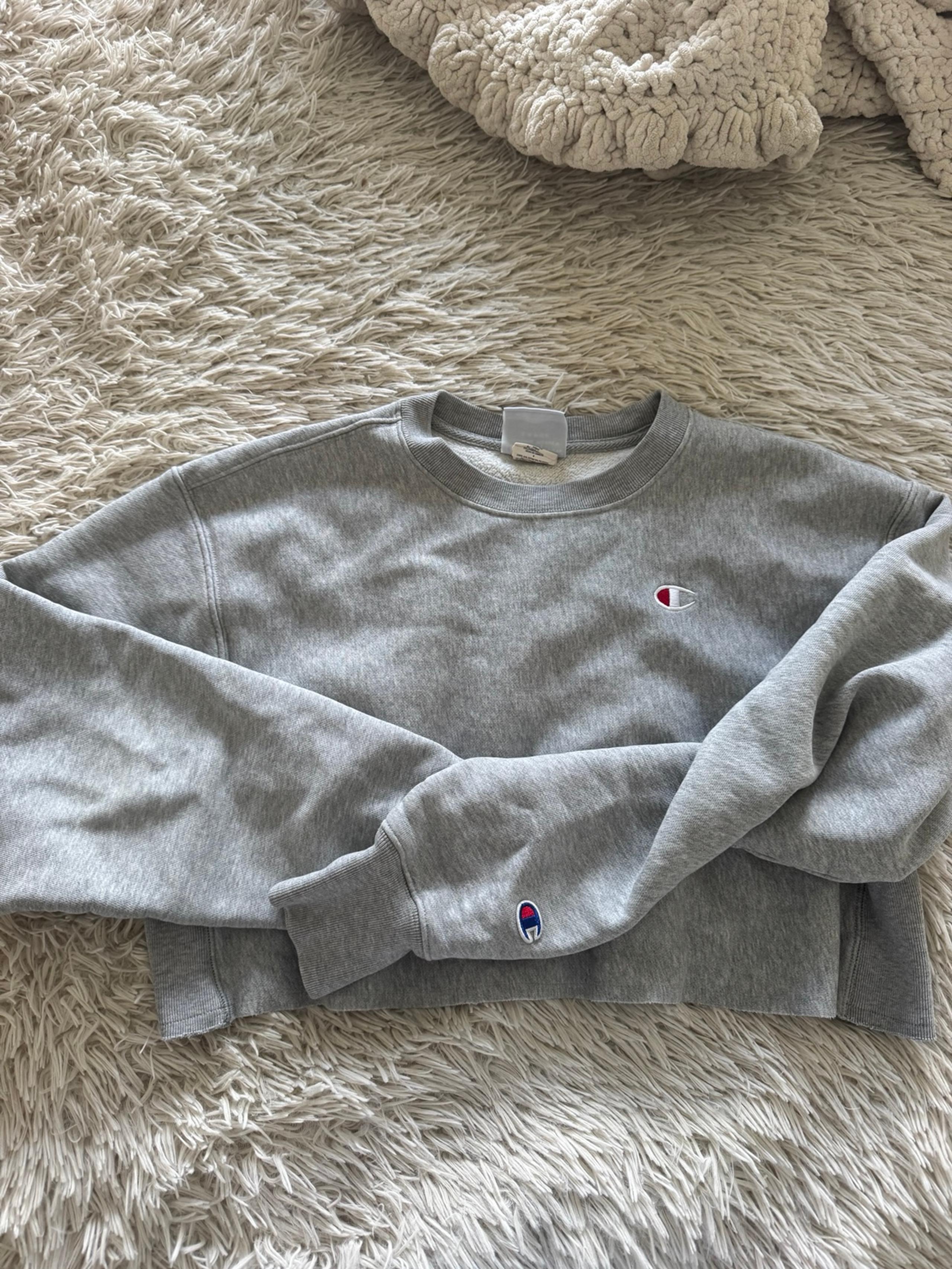 Champion Cropped Sweatshirt