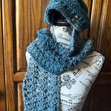 Scarf and hat set