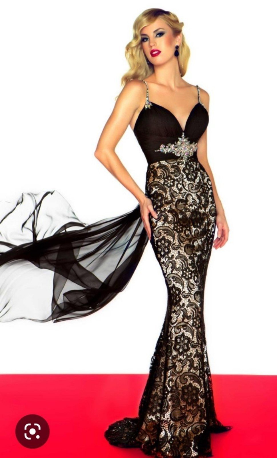 STUNNING MAC DUGGAL GOWN 10