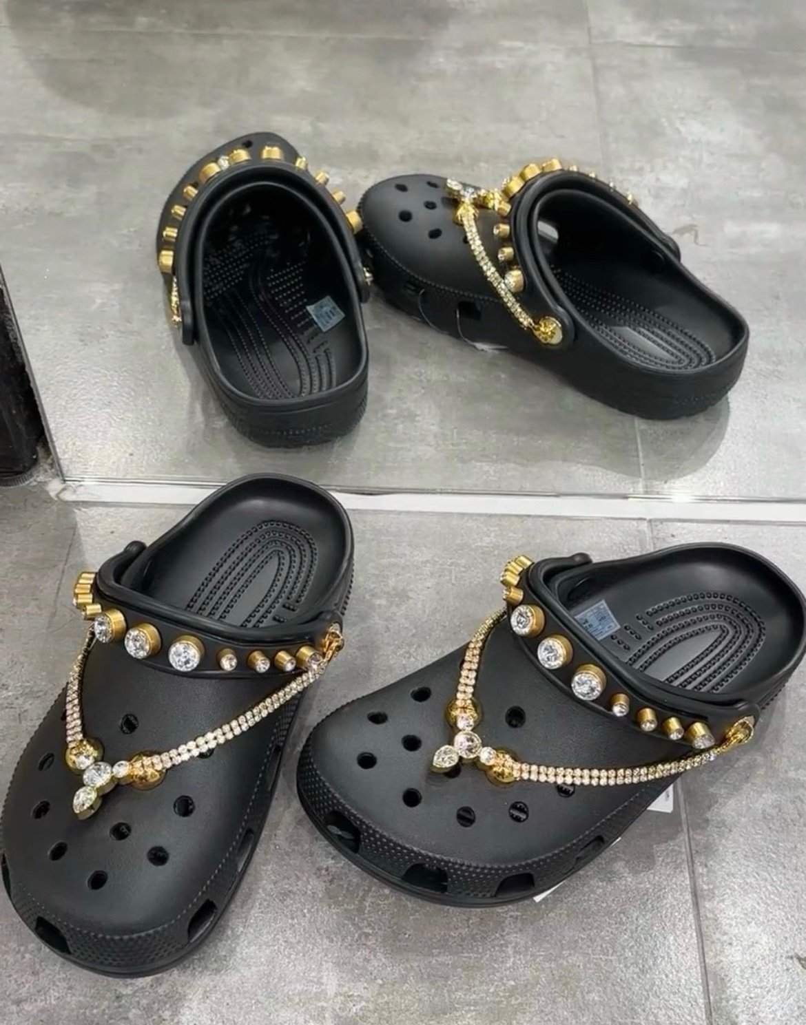 Crocs Classic Clog Tiara Black Gold Diamonds Gemstones Women`s 10w