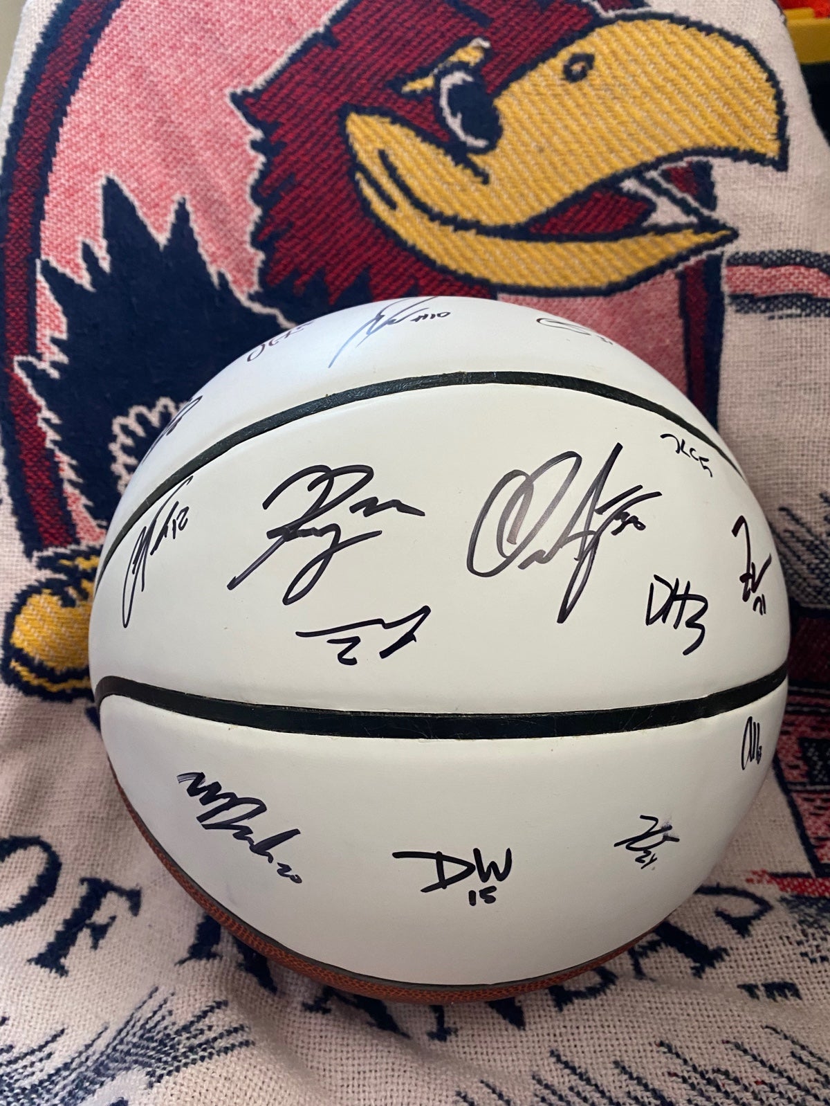 2021-2022 KANSAS JAYHAWKS NATIONAL CHAMPIONS TEAM SIGNED BASKETBALL KU