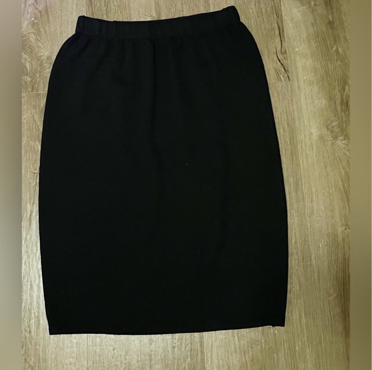 Kama by St.john sweater knit skirt