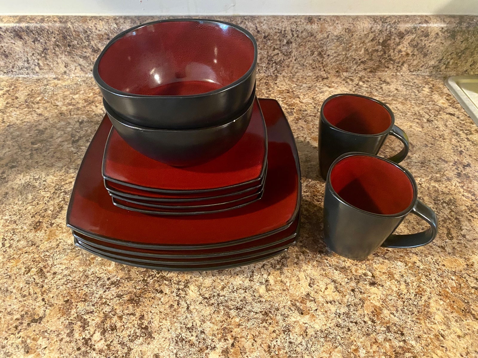 dinnerware set