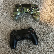 PS4 controller