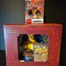 Pokemon International Charizard EX premium + Amiibo set