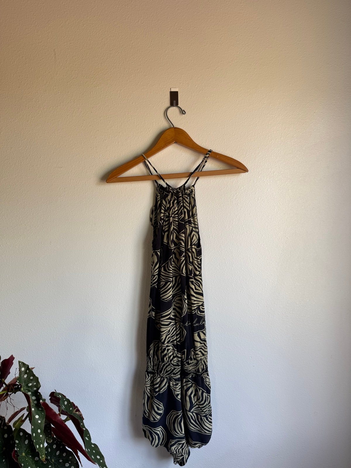 Women's Hawaiian Living Hula size Small green and black