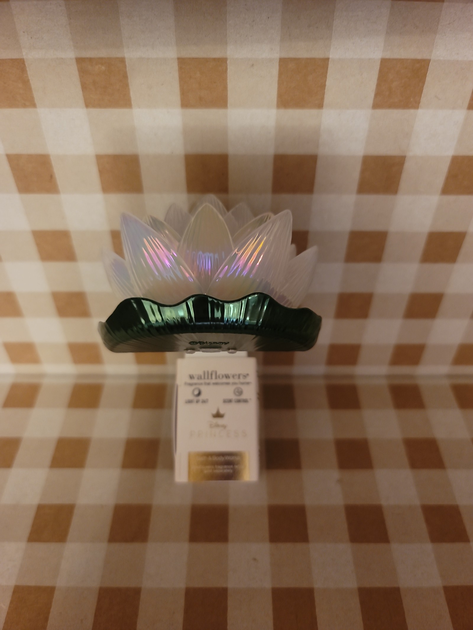Bath and body works x disney Tiana wallflower diffuser plug holder