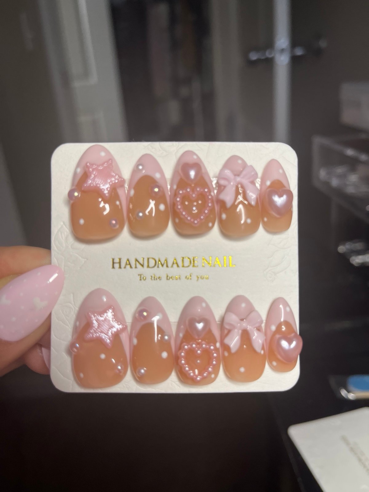 Press on nails
