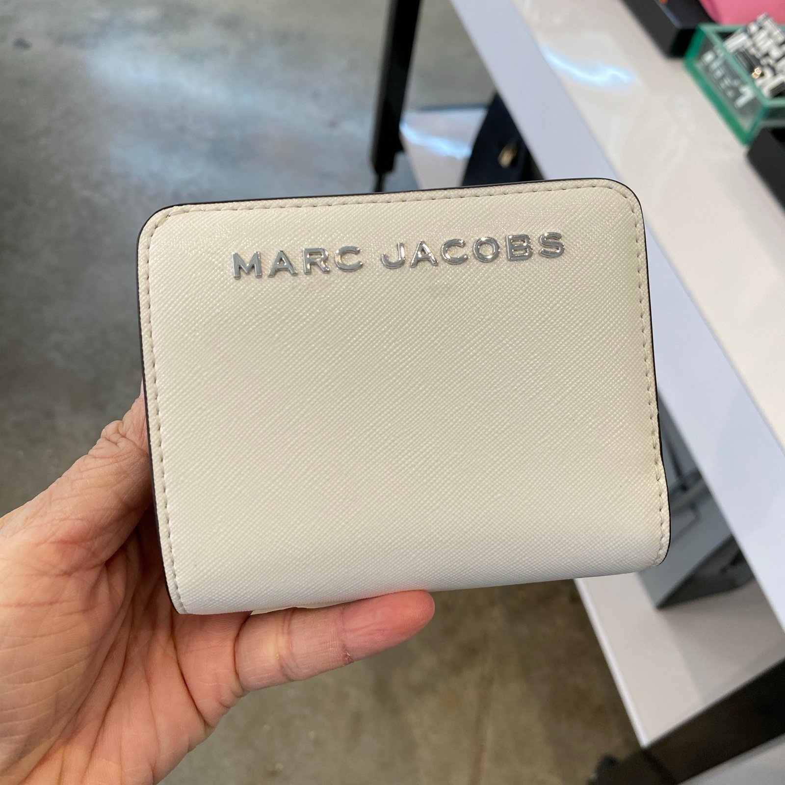 Marc Jacobs 4S4SMP002S02 bifold wallet