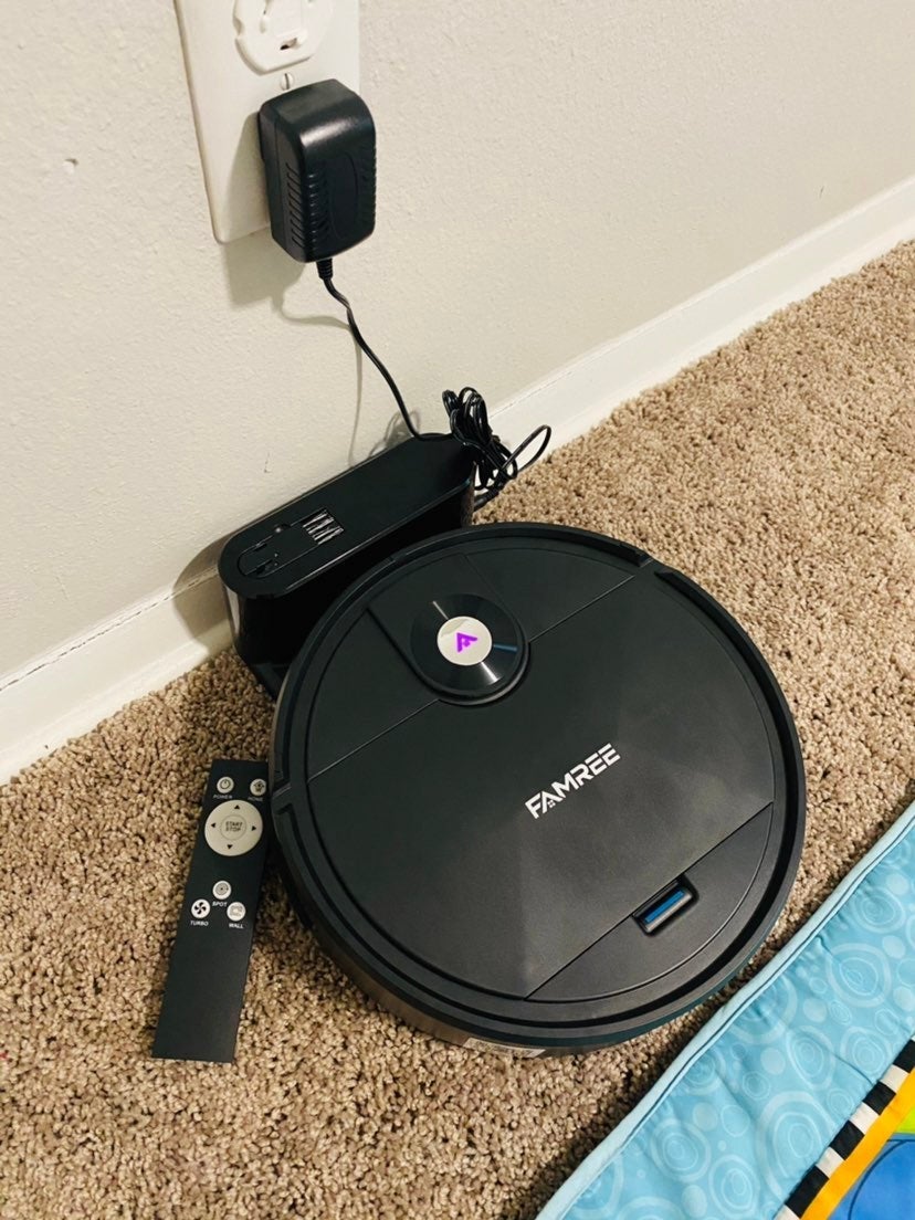 Famree MT-200 Robot Vacuum Cleaner