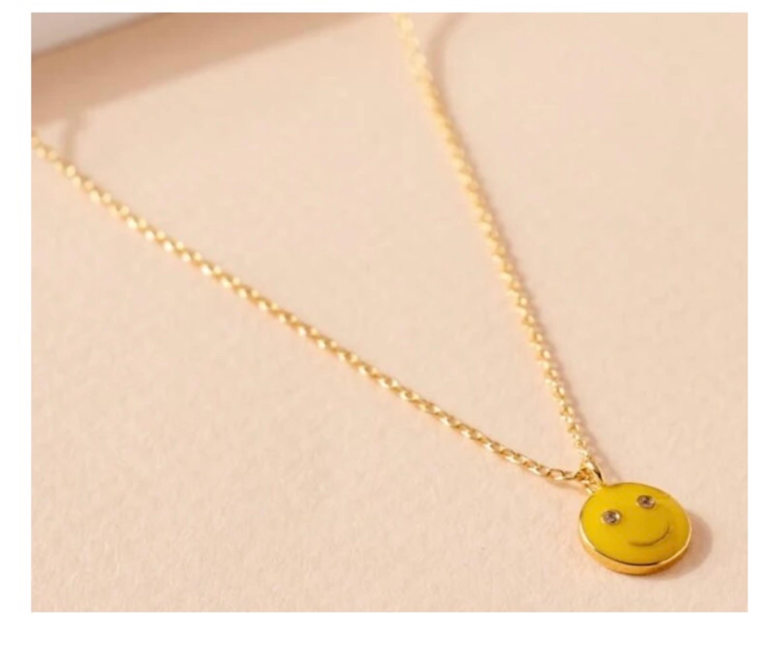 NIB Happy Face pendant necklace