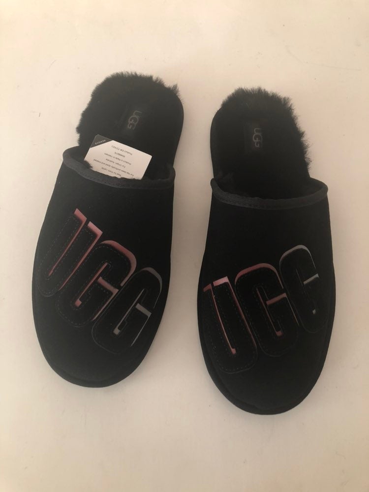 UGG Scuff Graphic Logo Shadow sheepskin suede slipper. 3D. Black. Size: 12