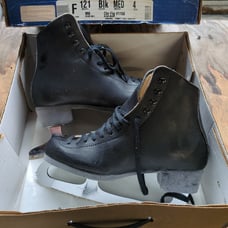 Size 4 Black Leather **Needs Some Polish** and sharpened