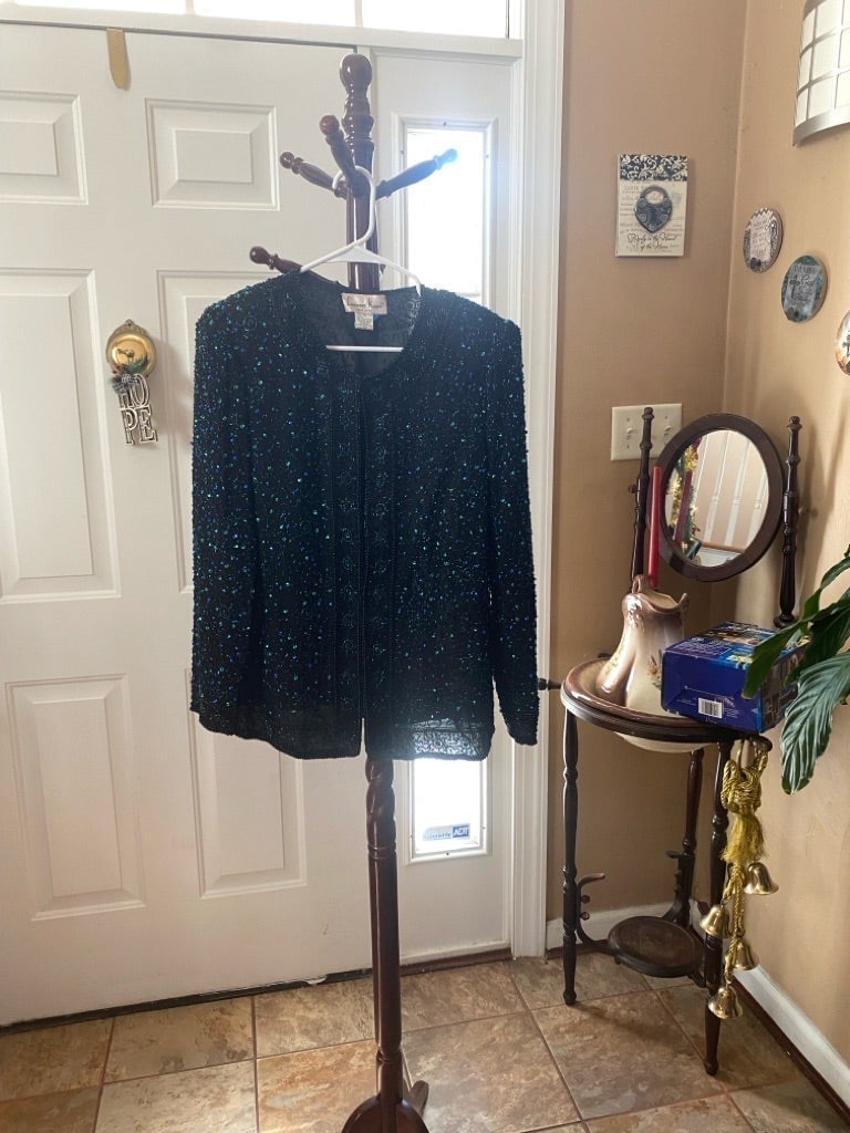 Laurence Kazar full sequin and beaded blazer size M see measurements