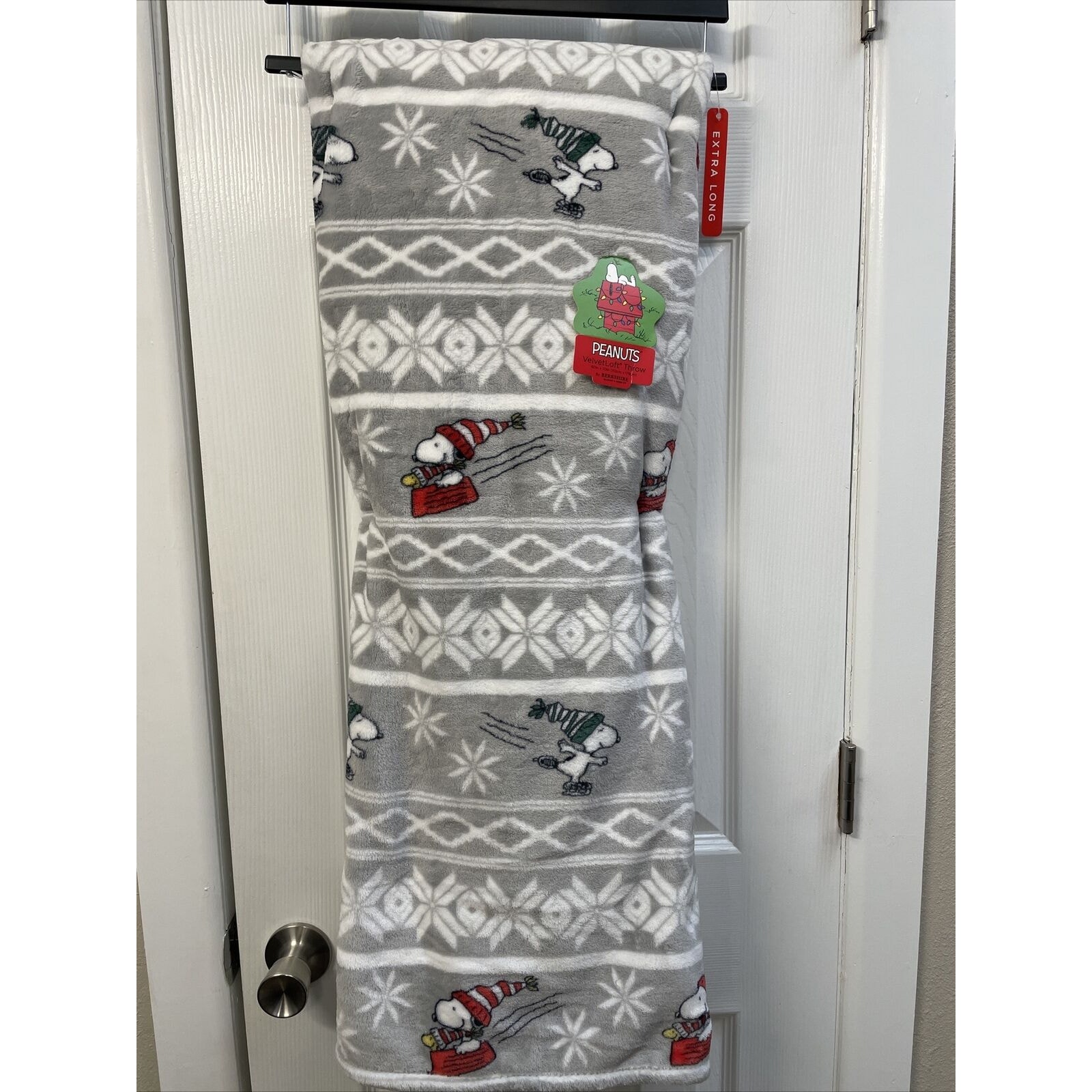 SNOOPY 60x70” XL Throw Blanket Peanuts Winter Fun Christmas Holiday Fair Isle