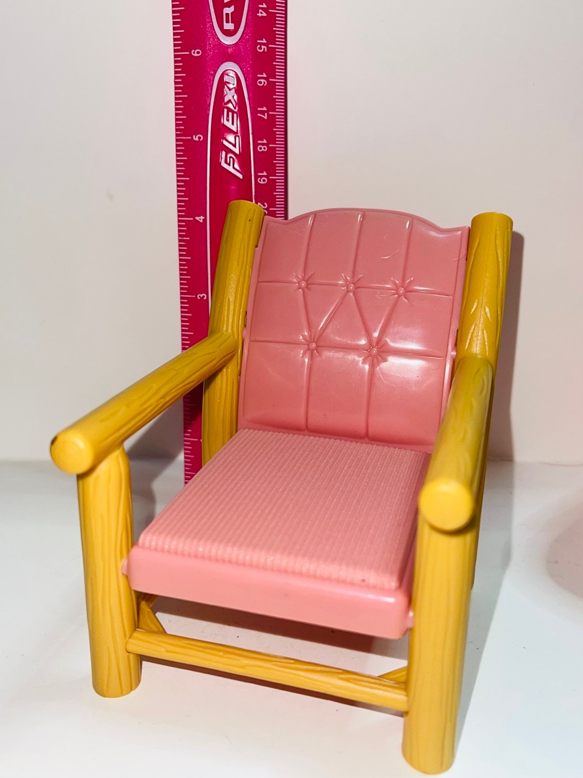 Bratz my scene ski lodge Barbie size chair pink log cabin nice!!