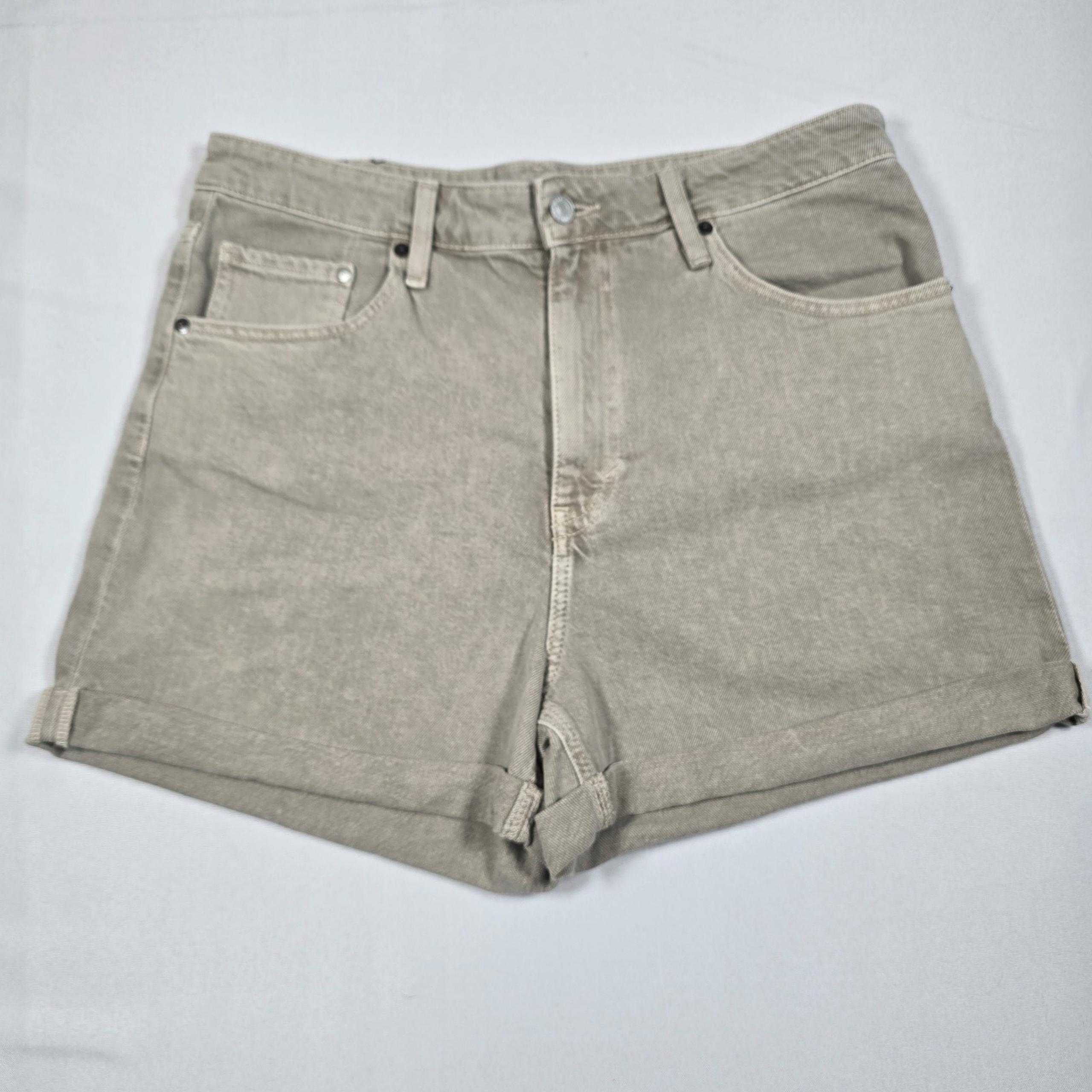 H&M Women's Denim Mom Shorts Ultra High Waist Rolled Cuffs Size 12 LIGHT OLIVE