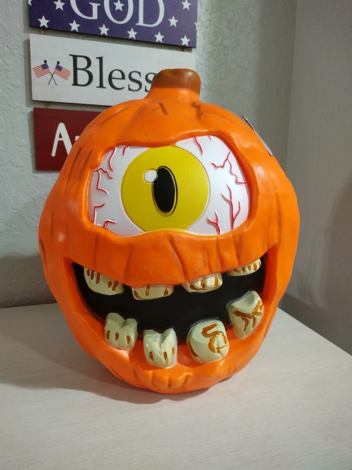 One Eyed Cyclops Pumpkin BLOW MOLD Lights Up Halloween NWT