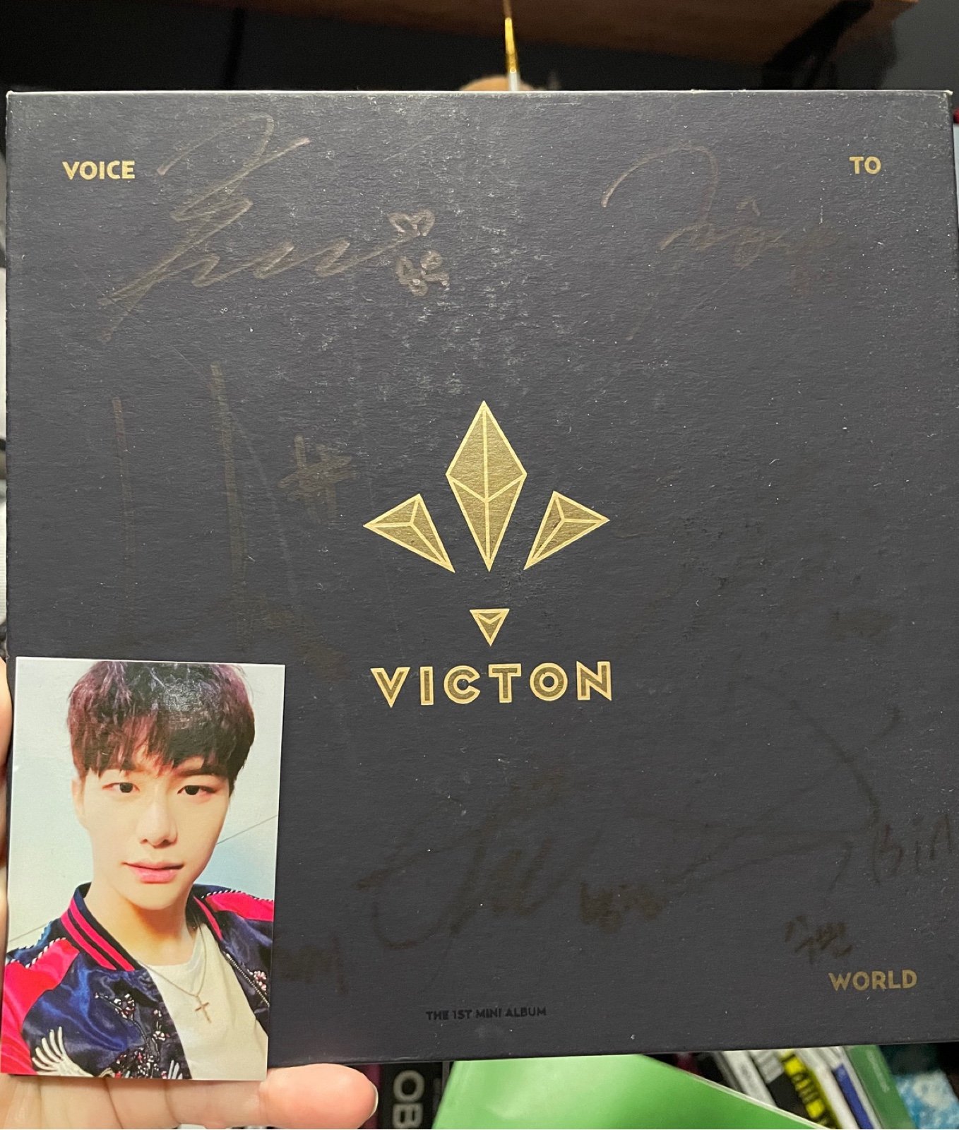 Victon Voice to New World Album **SIGNED**