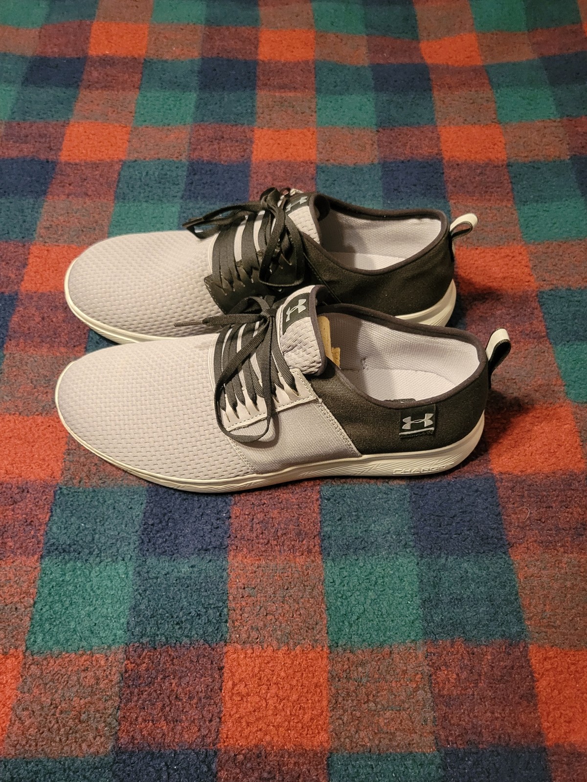 UNDER ARMOUR CHARGED CASUAL SHOES. MENS SIZE 11.5.