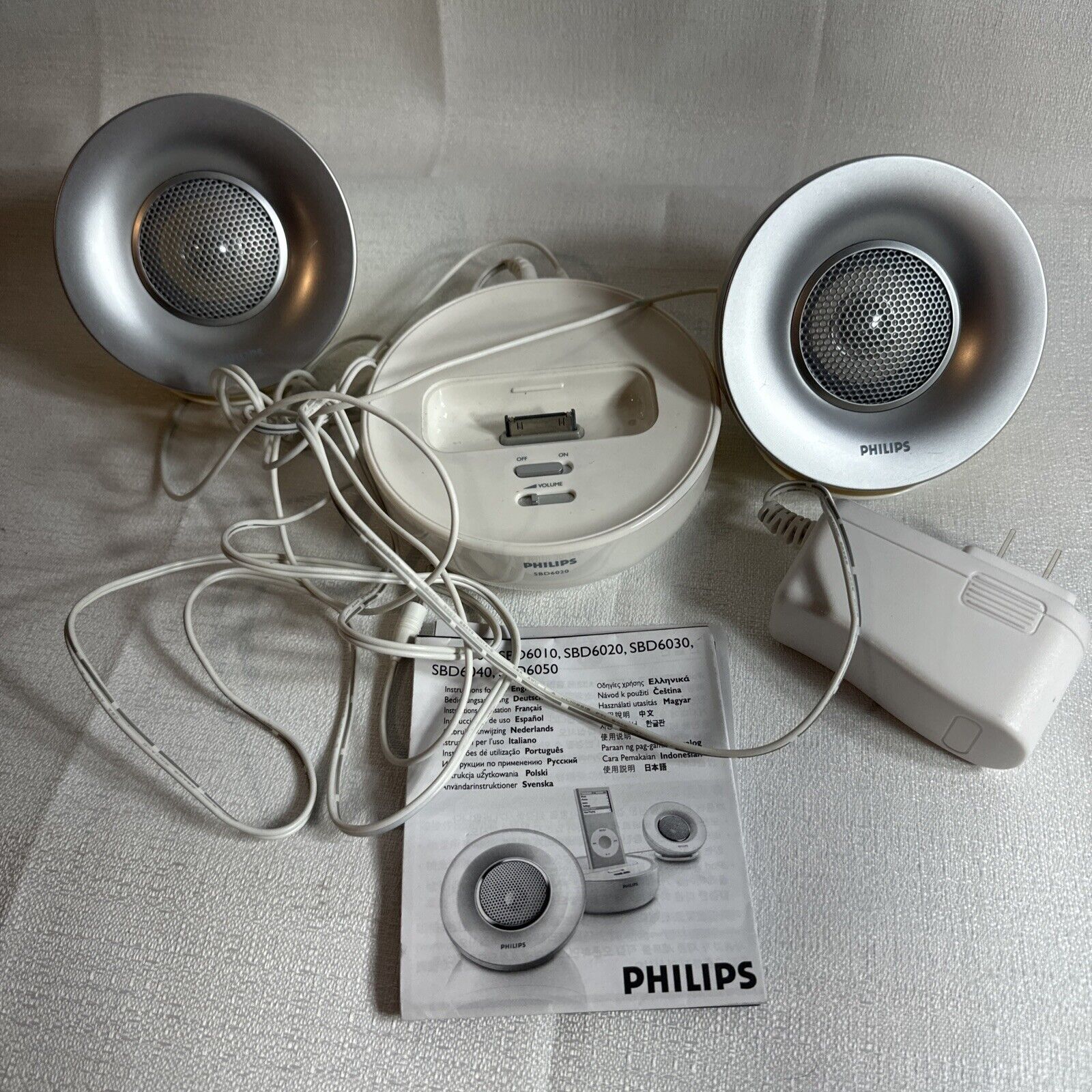Philips audio Ipod Dock With Speakers And Plug portable SBD6020