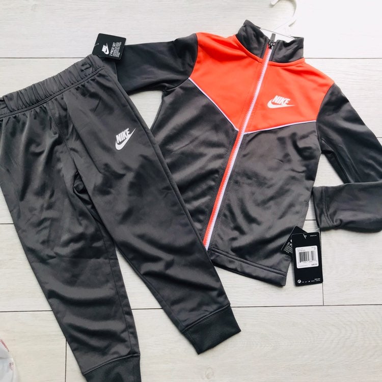 Nike toddler boy tracksuit 2T NWT hoodie