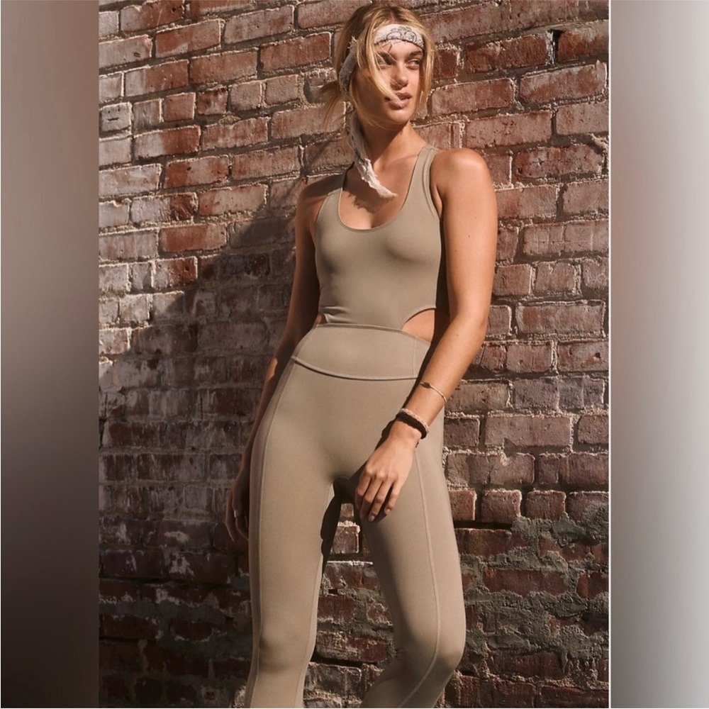 Free People Back it Up- jumpsuit Sage Beige size xs NWT