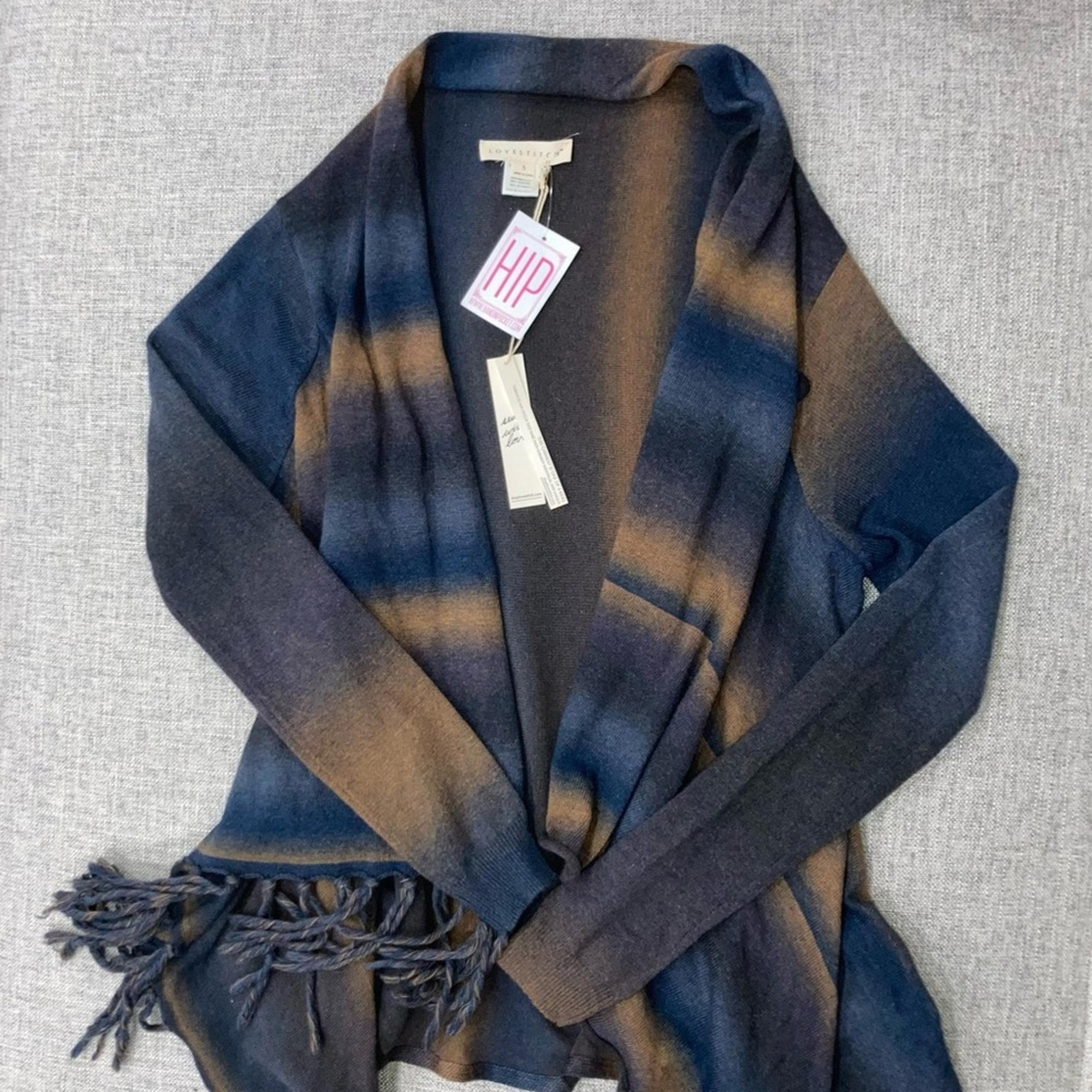 Lovestitch Vida Sweater size small
NWT