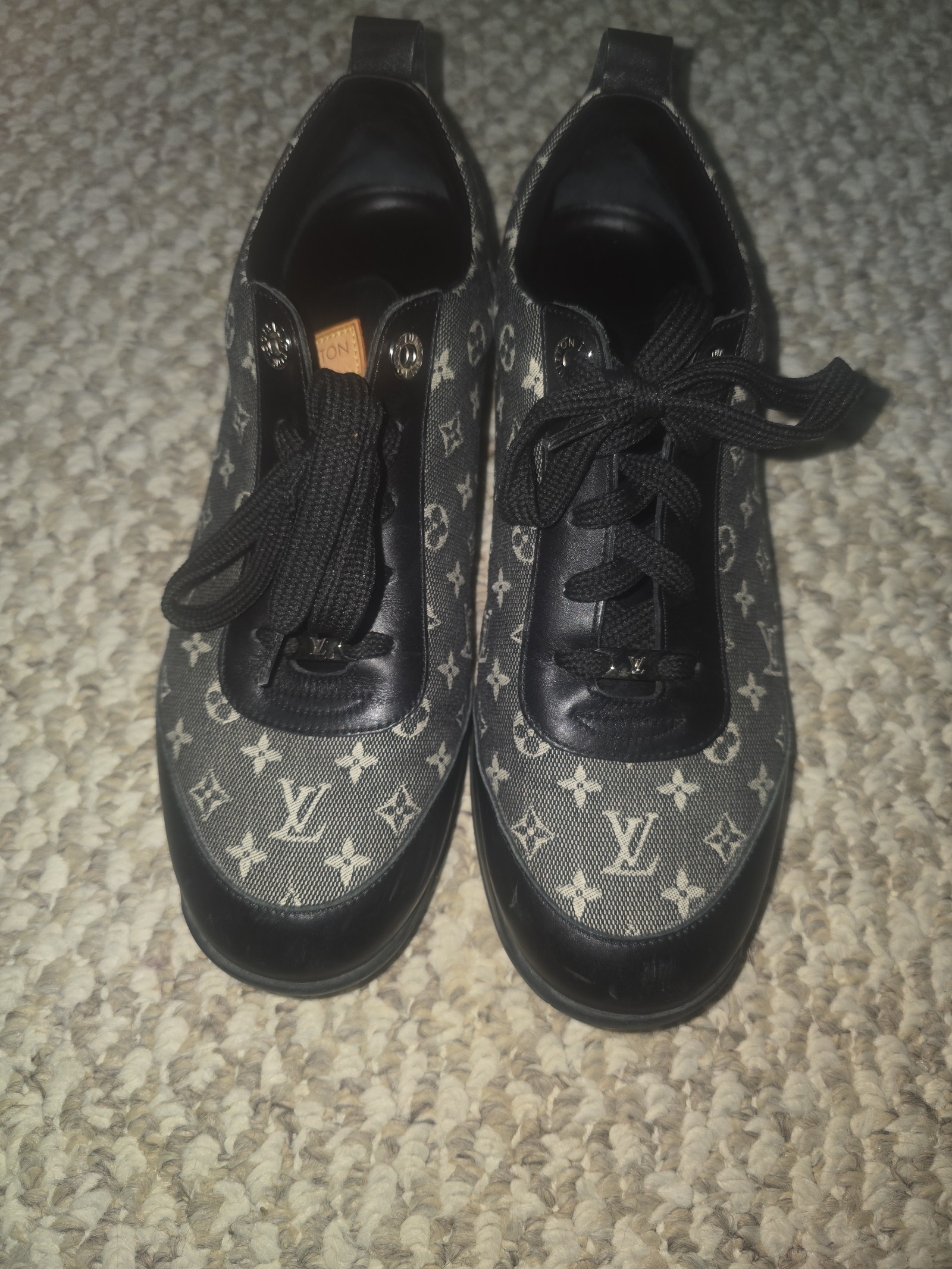 Louis vuitton sneakers