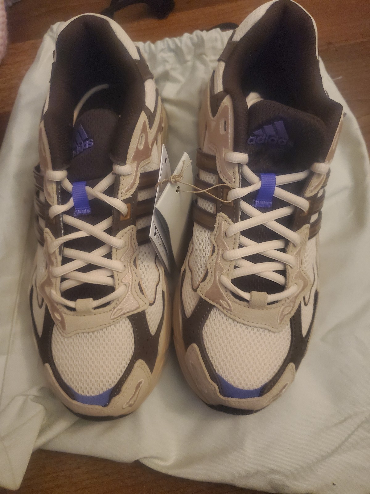 Bad bunny Adidas size 8 1/2