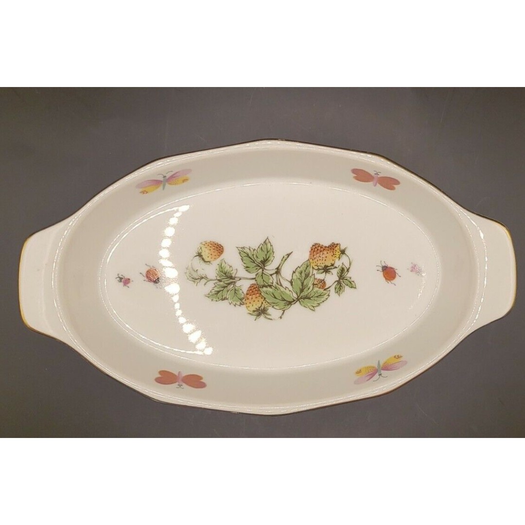 Vtg Porcelain cookware Dish 8,5”x4,5” Wild Strawberries Gold Trimmed #7121