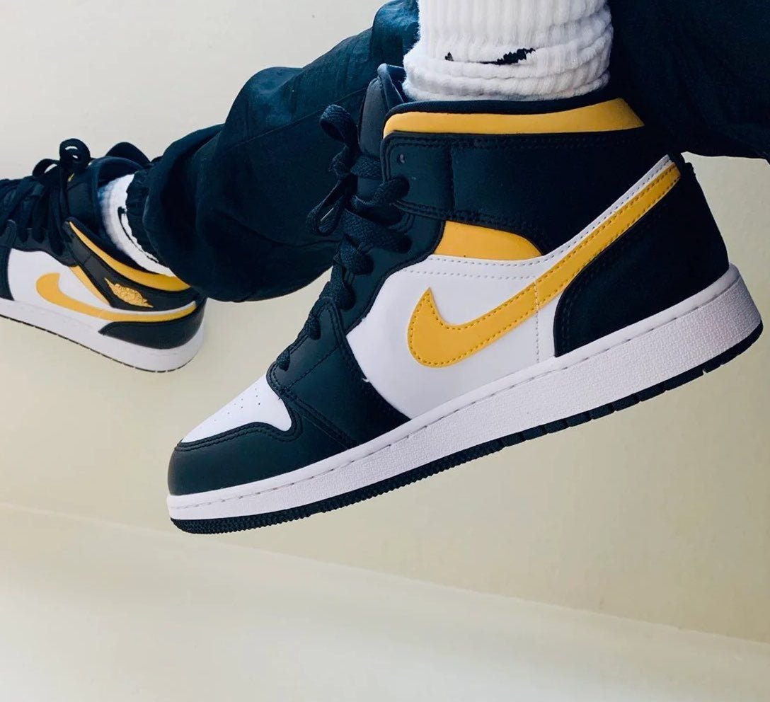 Air Jordan 1 Mid “Pollen / Black / White