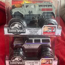 2 jurassic world scale 1:24 trucks 14 Mercedes-Benz G 550 armored action truck