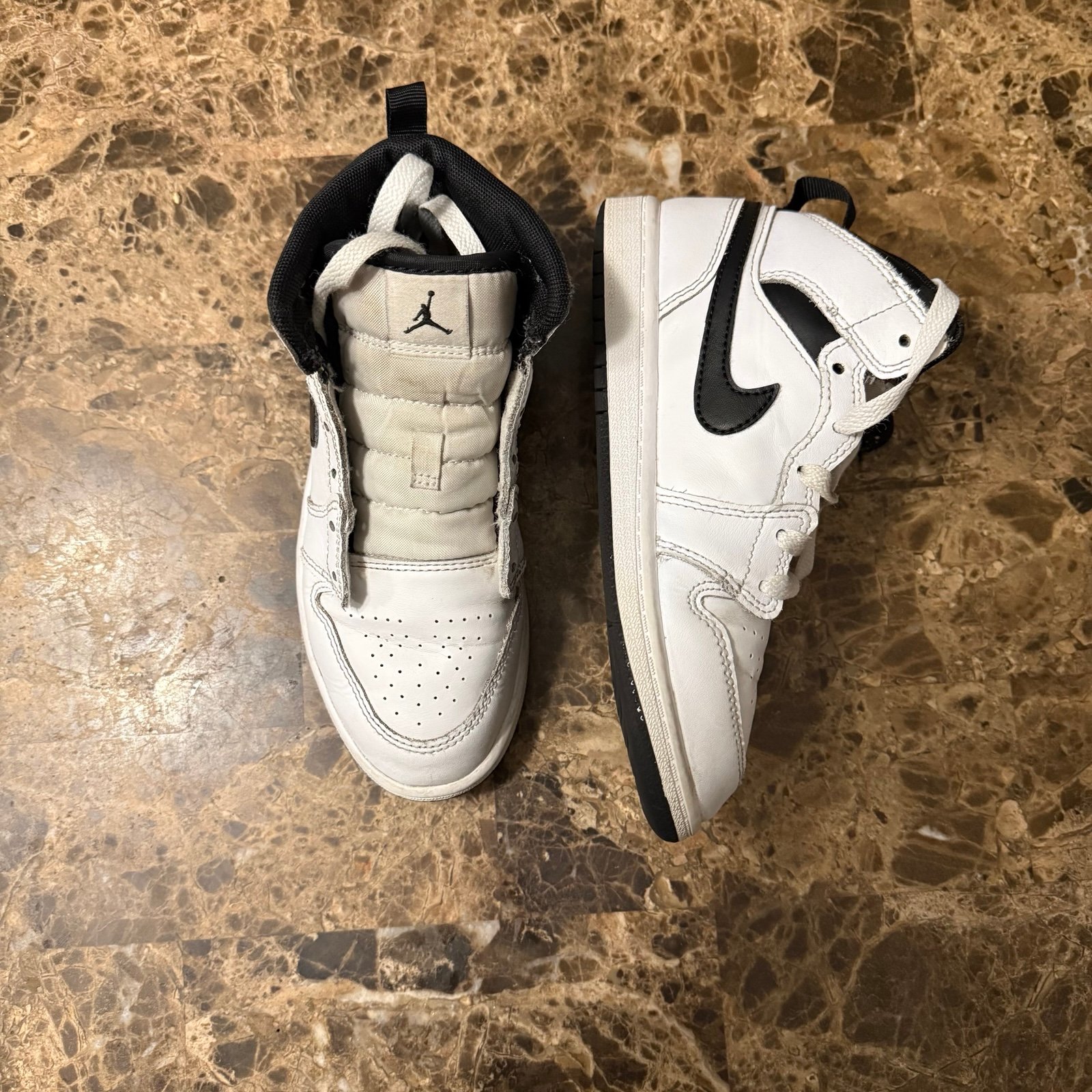 Jordan 1 Mid Size 1Y
