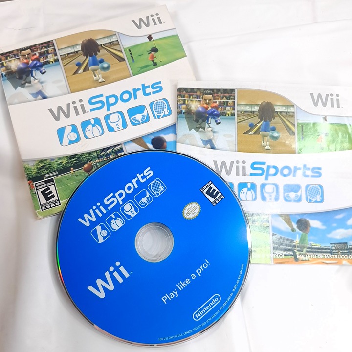 Wii Sports video game with Manual cardboard sleeve complete Nintendo