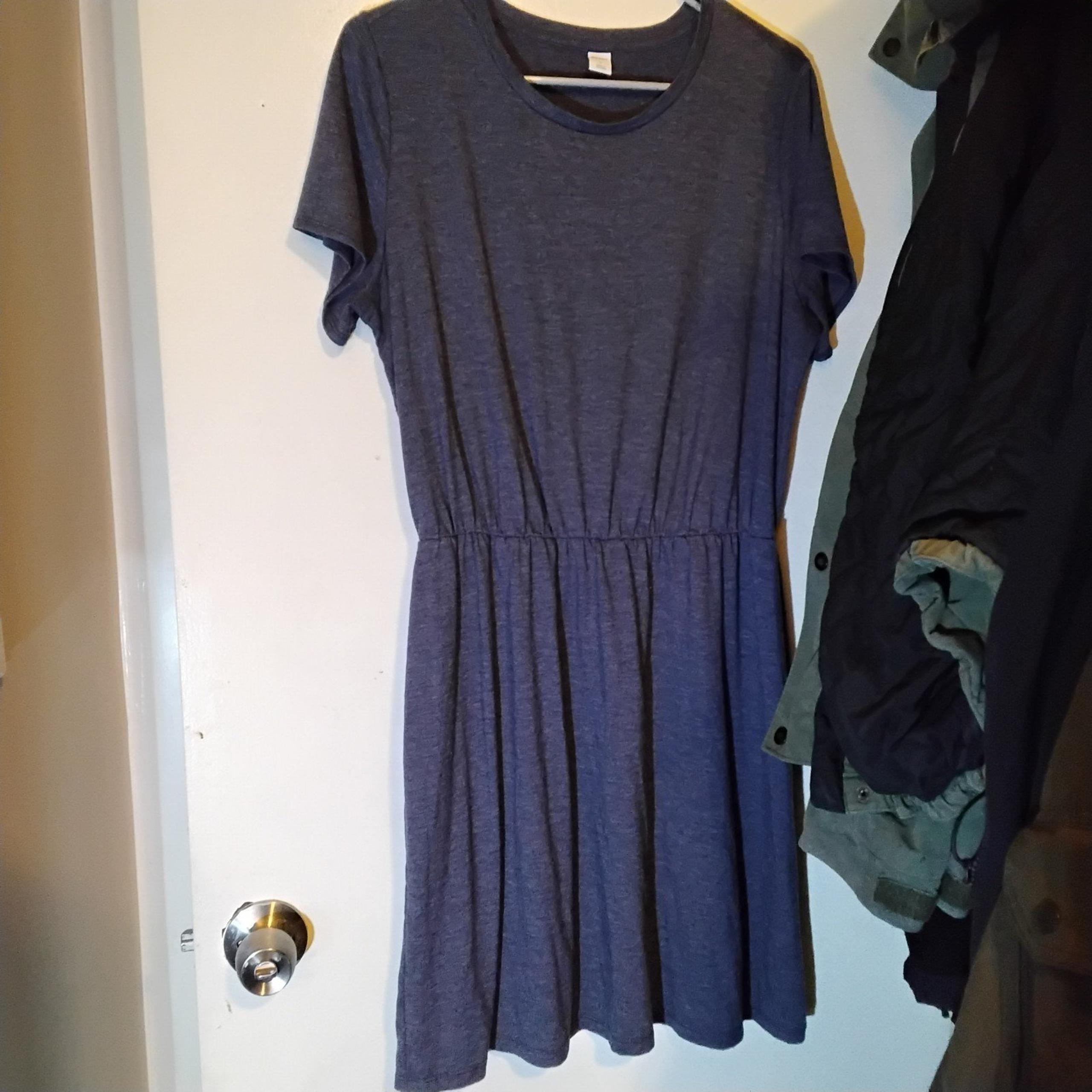 Old Navy L Grey Short Sleeve Elastic Waist Knee Length Casual Dress Scoop Neck